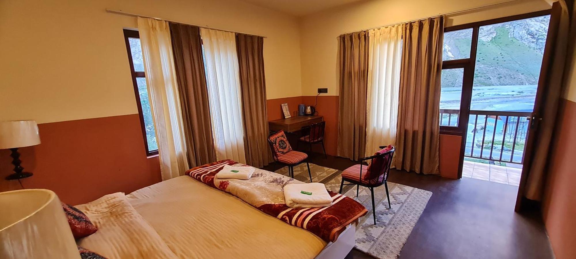 Anand Yul Jispa Hotel Exterior foto